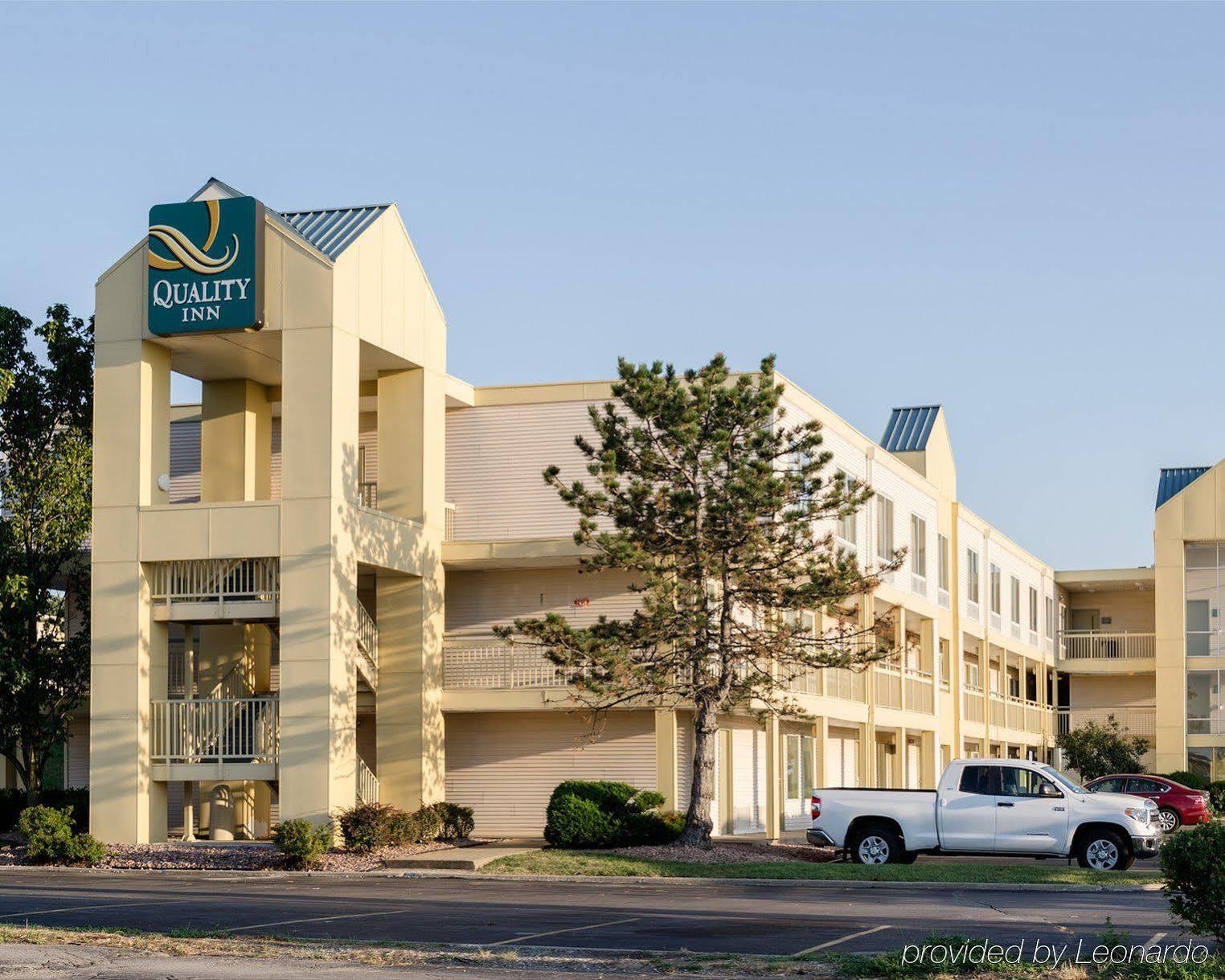 Quality Inn Merriam Kansas Buitenkant foto